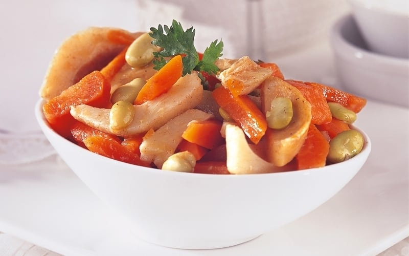 سلطة الأرضي شوكي على الطريقة اليونانية