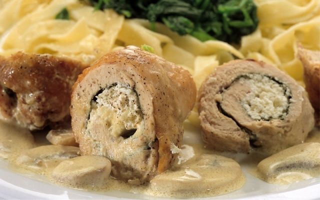 لفافات الدجاج بجبنة الماعز