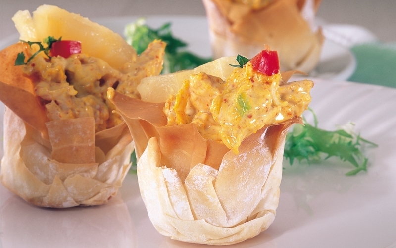 دجاج بالكاري في أكواب الفيلو