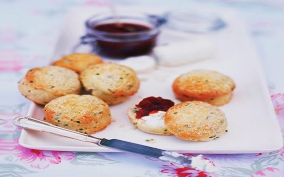 كعك الفليفلة الحريفة والبارميسان