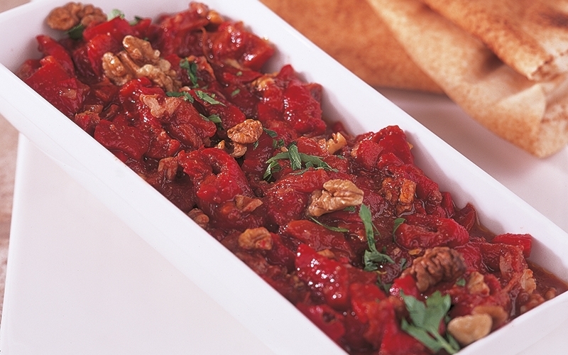 سلطة الفليفلة الحمراء