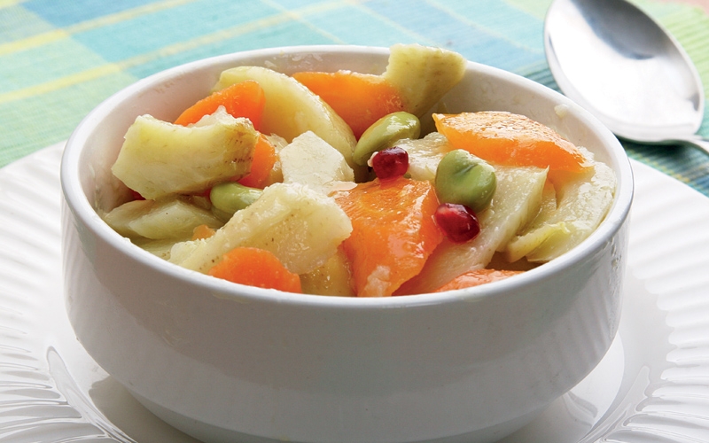 سلطة الأرضي شوكي مع الفول