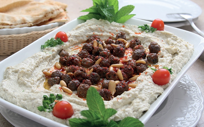 بابا غنوج مع كرات اللحم