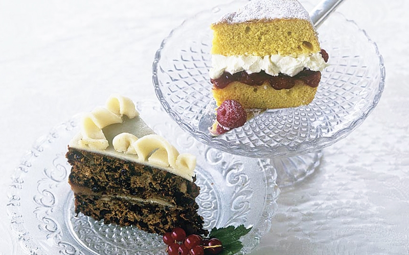 جاتوه جينواز بالفاكهة والمربى والكريما