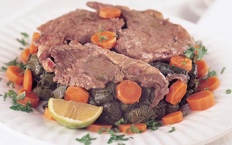 محشي ورق عنب مع ريش الغنم