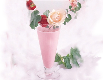 عصير الفراولة مع اللبن