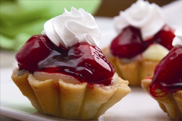 تارت بالفراولة والقشطة