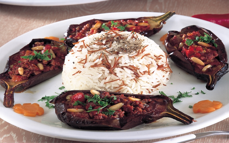 باذنجان محشو  باللحم