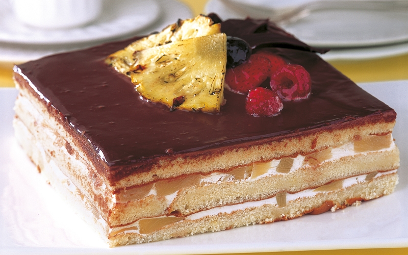 جاتوه بالأناناس والشوكولا