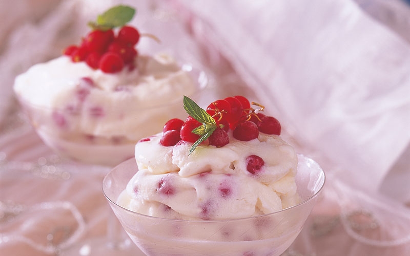 بوظة الماسكاربون والكشمش الأحمر