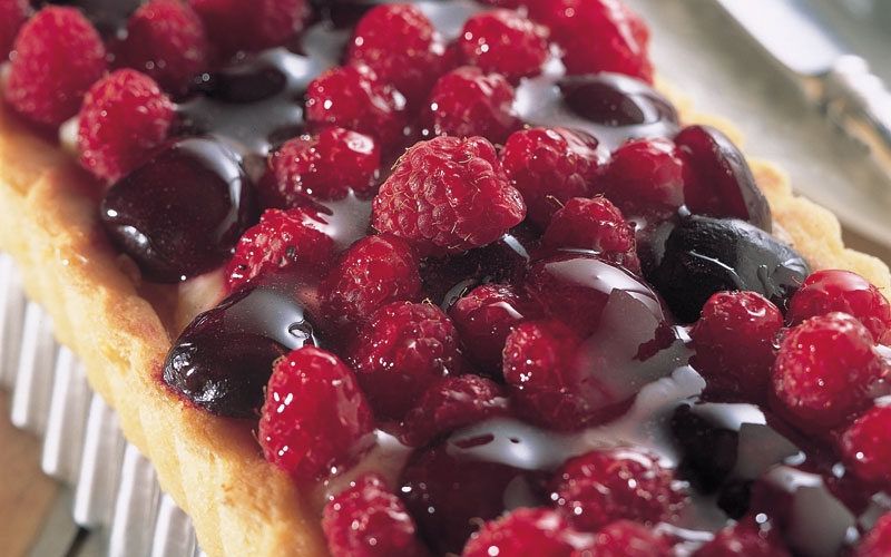 تورتة بالتوت والكرز الأسود