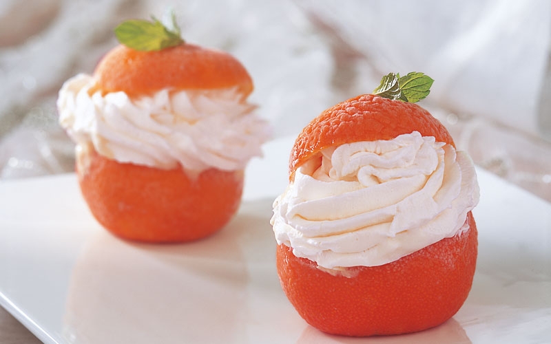 بوظة الزبادي في أكواب المندرين