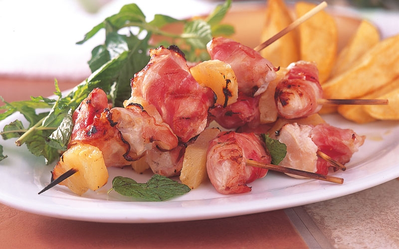 لفافات الدجاج مع الحبش والأناناس