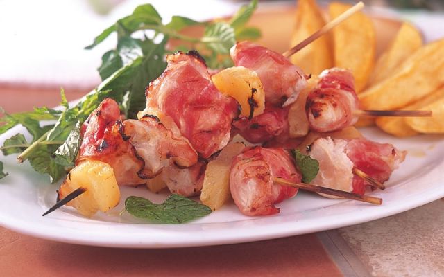 لفافات الدجاج مع الحبش والأناناس