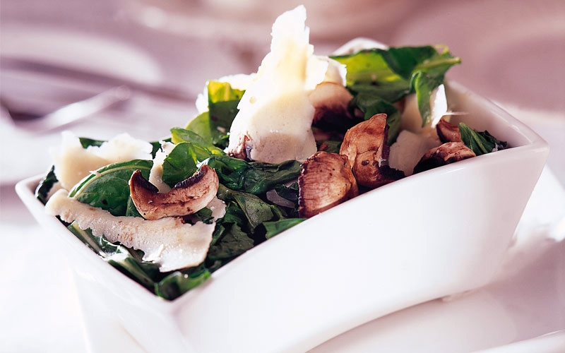 سلطة الروكا بالفطر