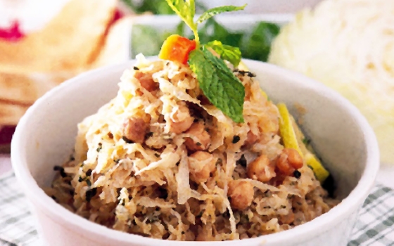 مكمورة (ملفوف بالزيت والحمص)