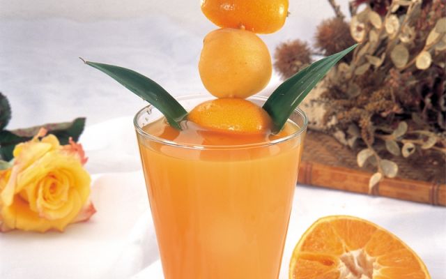 عصير البرتقال والحامض