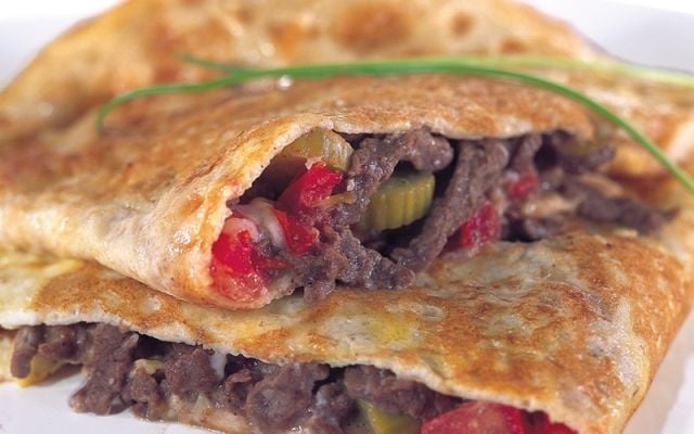 أومليت محشوة بالشاورما