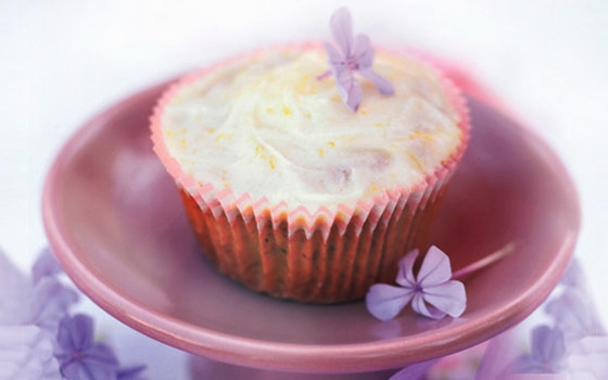 جاتوه البرتقال والبندق مع البنفسج المسكّر