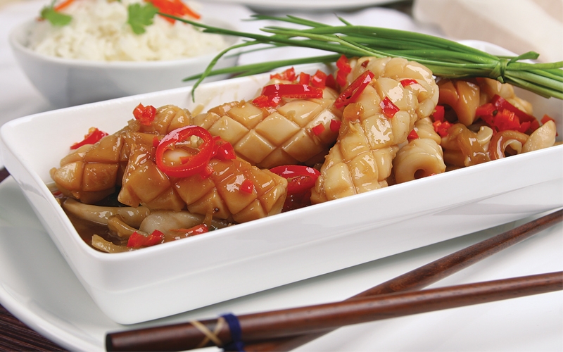 كالاماري مع الصلصة الحريفة