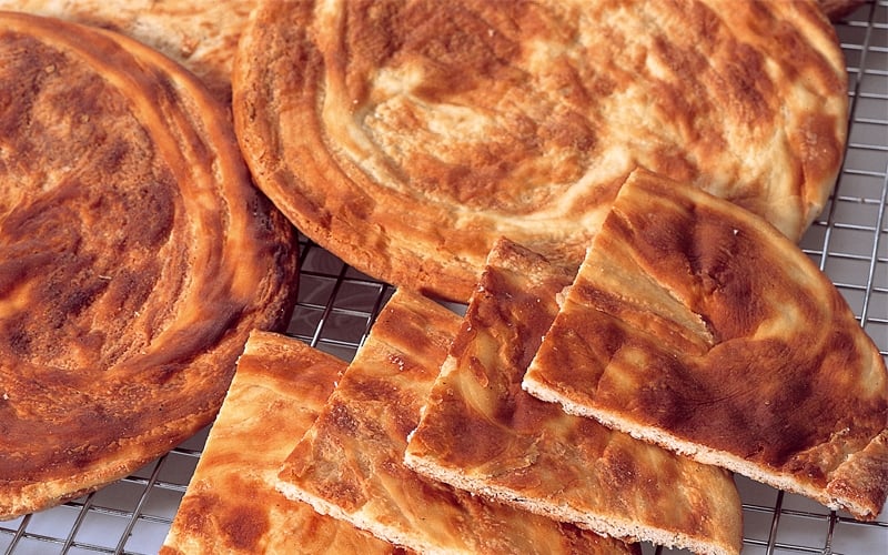 خبز بالطحينة