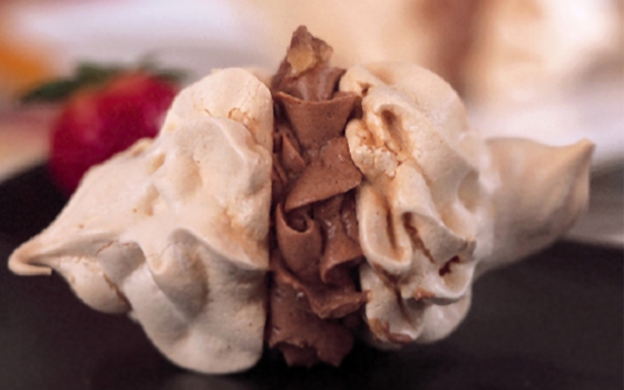 صدف المرانغ مع قشدة الكستناء 