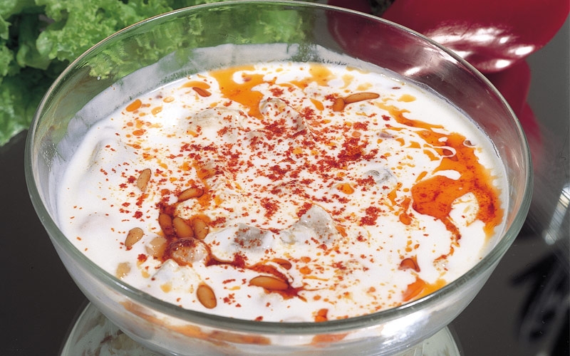 فتة مقادم بالحمص واللبن