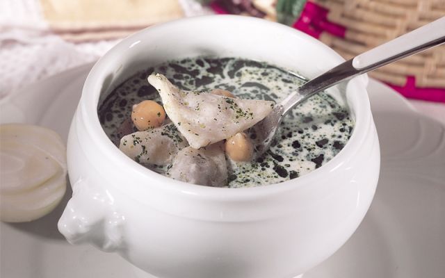 حساء تتر باللبن والحمص