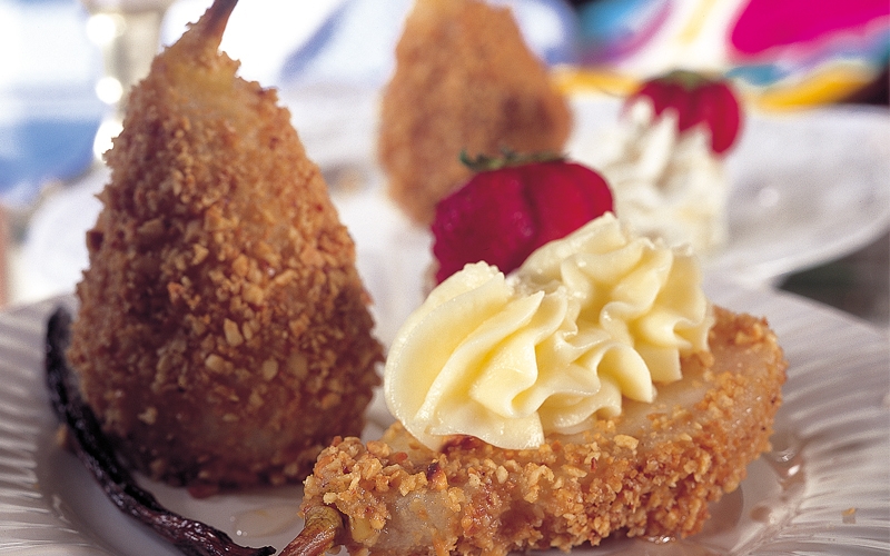 الإجاص مع البندق