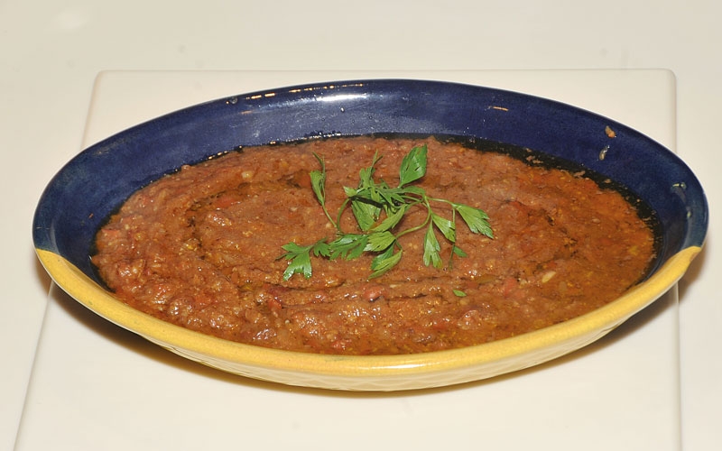 فول تقليدي مع البندورة