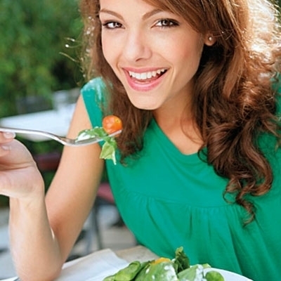 تخلّصي من الوزن الزائد حسب فئة دمك... وإعرفي ما يجدر بك تناوله وما عليك تجنبه 