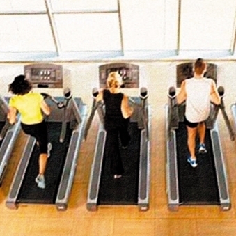 التمارين الرياضية في النادي