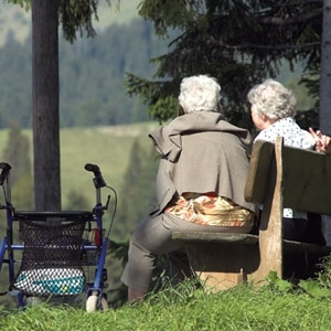 الخلل في الذاكرة والتصرّف والتفكير من مؤشرات داء ألزهايمر