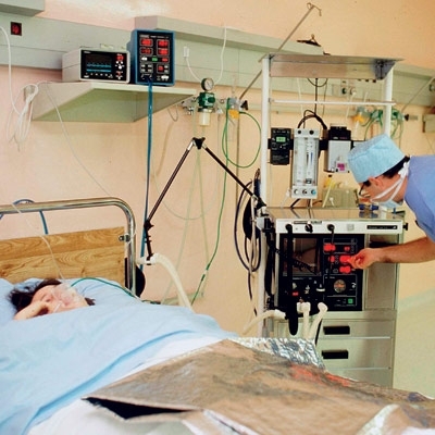 'عيادة لها' مع طبيب للأمراض النسائية والتوليد