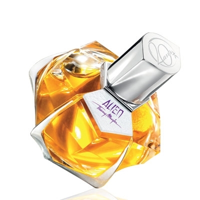 علامة THIERRY MUGLER تحتفل بمرور 20 عاماً