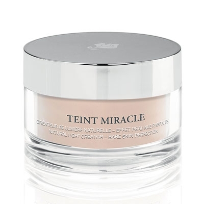 بشرة مشرقة بأسلوب طبيعي