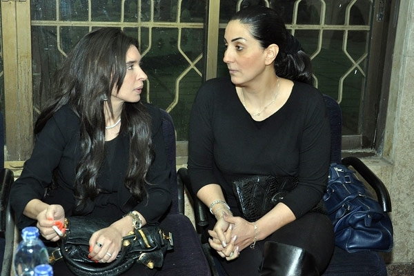 وفاء عامر ودينا