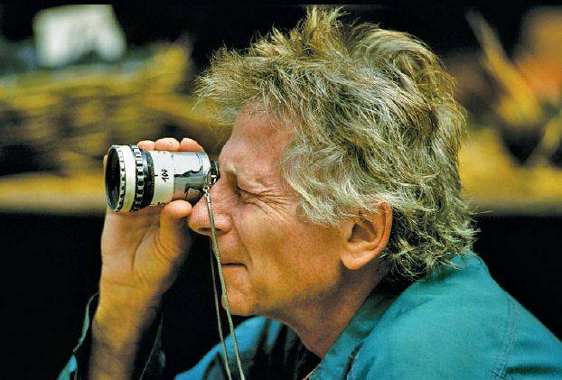 مخرج شهير متهم باغتصاب طفلة في الـ 13... إليكم التفاصيل