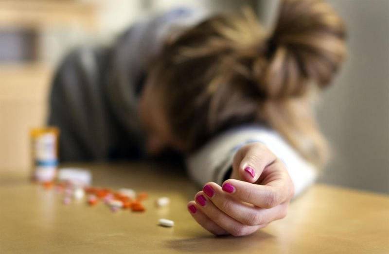 بالصور - هل تنتحر هذه النجمة العربية كنظيرتها العالمية بعد الفضيحة