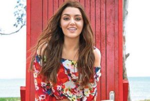 بالصور - التركية هاندا ارنشيل تثير الجدل بعلاقة حب جديدة.. إليكم التفاصيل