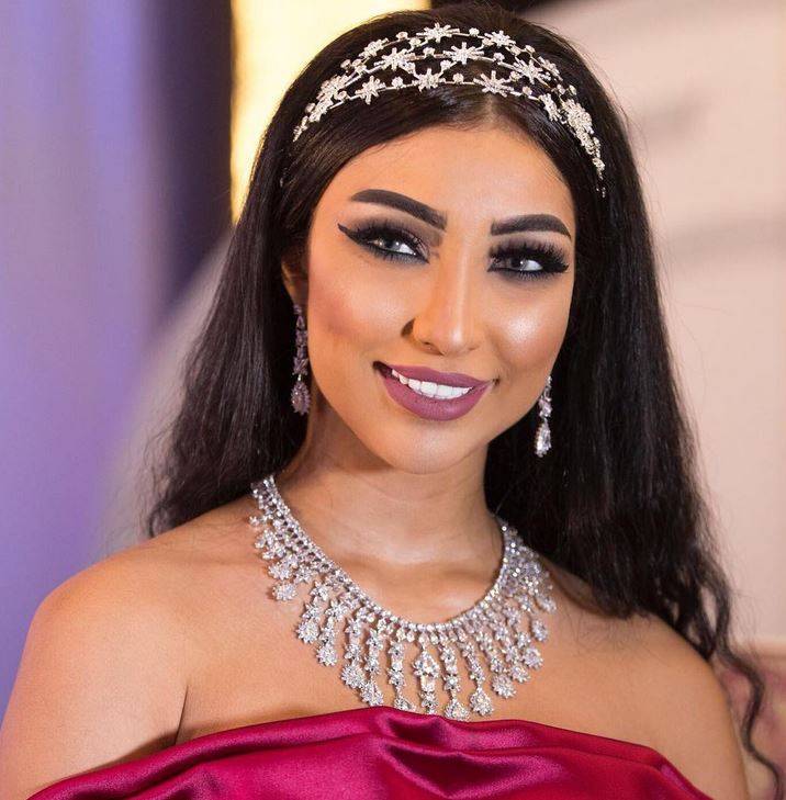 بالصور - فستان دنيا بطمة 