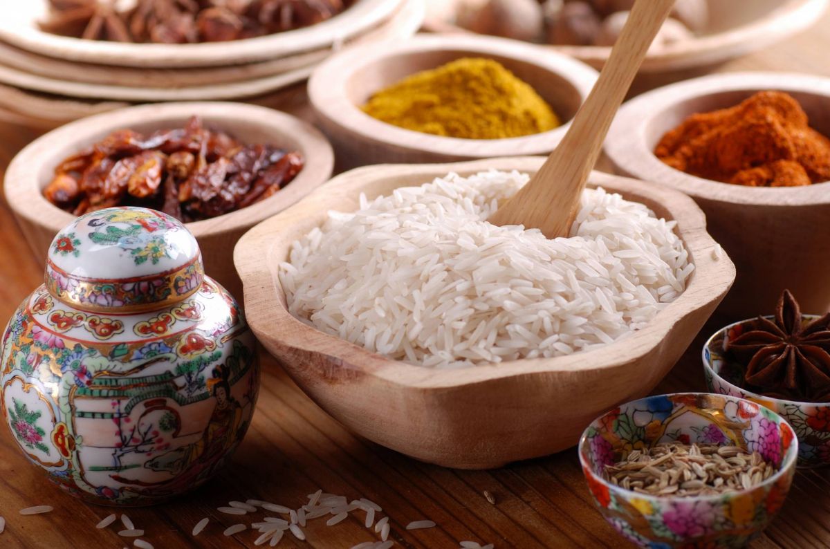 إليك الخطوات الصحيحة لطهو الرز...  هكذا تمنعين تعجّنه