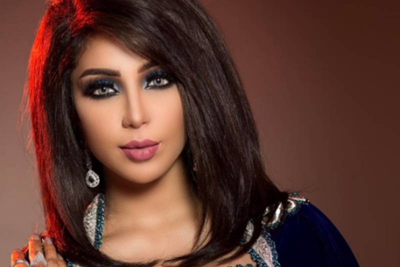 بالصورة- دنيا بطمة تشعل 