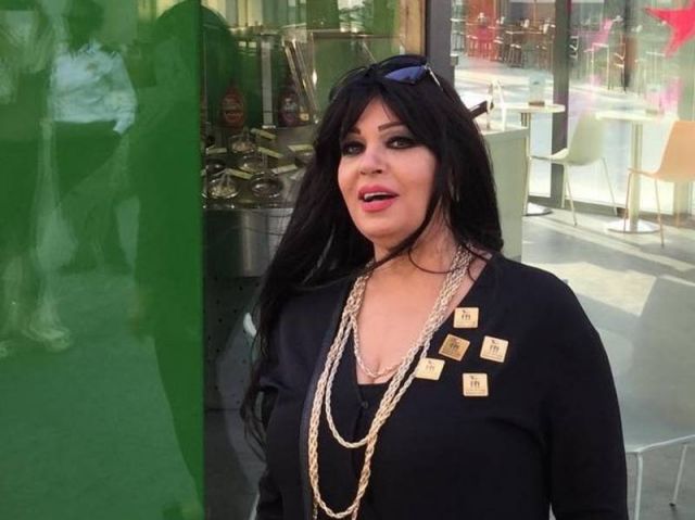 بالفيديو - فيفي عبده تهنئ السعودية بالحجاب.. هذا ما قالته