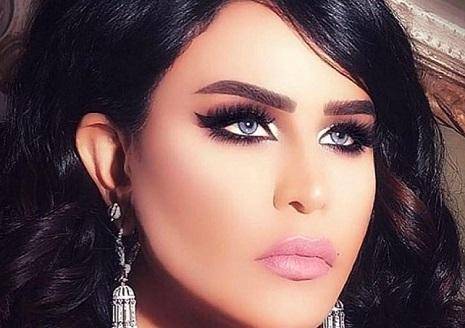 بالفيديو - أحلام تبهر الجميع بفستانها الضيق.. ولمن قالت: 