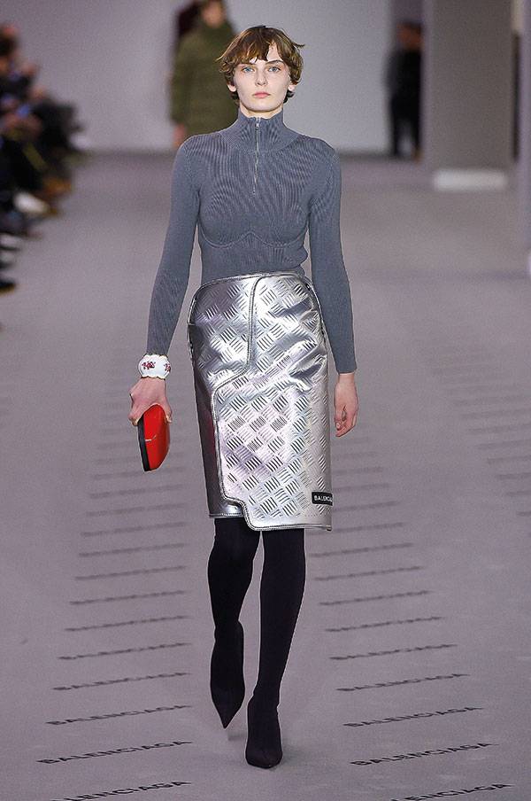 Paris Fashion Week Fall-Winter 2017-2018...<br>
Balenciaga
موضة مستقبلية