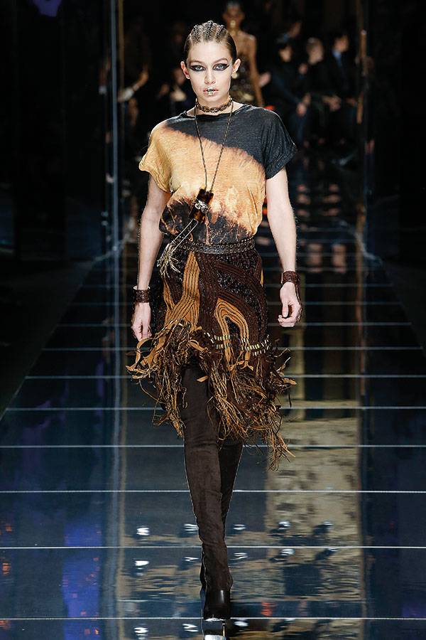 Paris Fashion Week Fall-Winter 2017-2018... <BR>
Balmain  أدغال على المنصّة