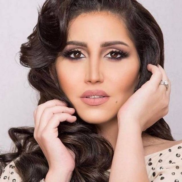 بالفيديو - هكذا استعدّت مشاعل لقيادة السيارة في السعودية