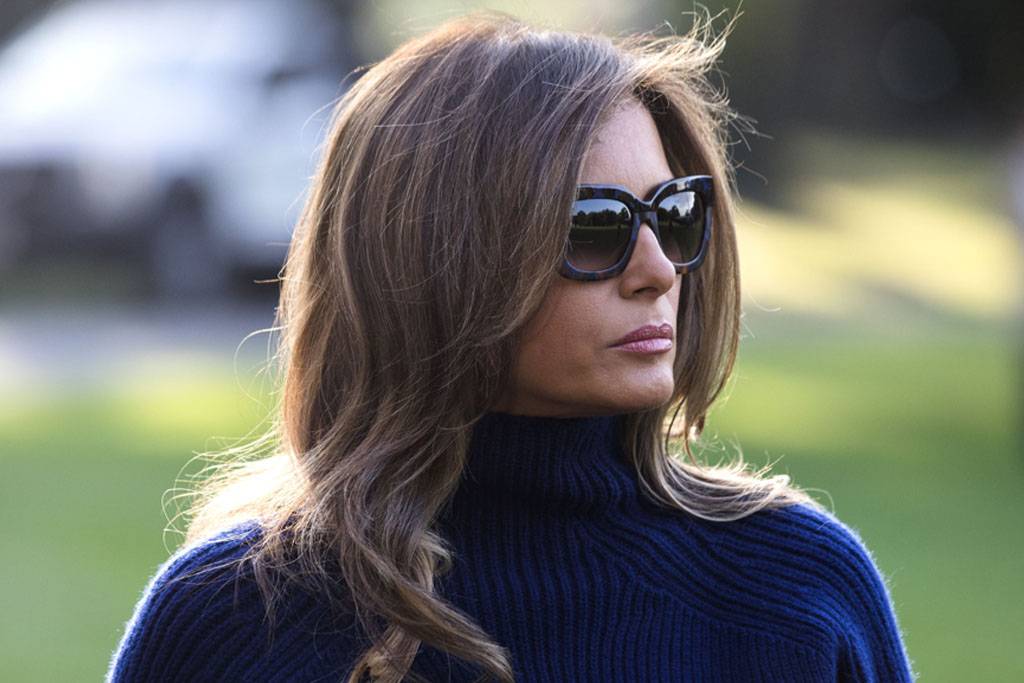 بالصورة – سخرية لاذعة من ملابس ميلانيا ترامب وحذائها