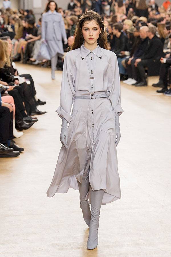 Paris Fashion Week Fall-Winter 2017-2018... <BR>
Nina Ricci التنسيق أساسي